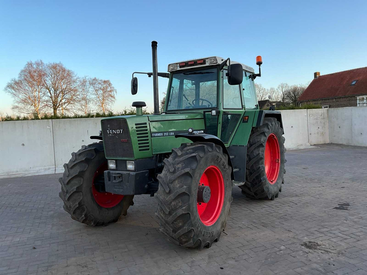 1982 FENDT FARMER 312 LSA ALL-WHEEL DRIVE FARM TRACTOR - Tractor: foto 1 1982 FENDT FARMER 312 LSA ALL-WHEEL DRIVE FARM TRACTOR - Tractor: foto 1