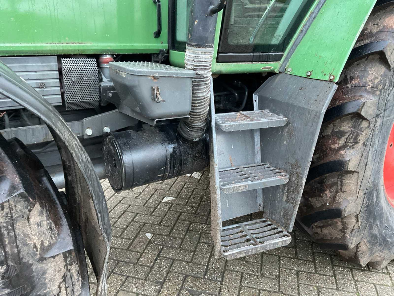 Tractor 1994 FENDT FARMER 312 TURBOMATIK ALL-WHEEL DRIVE FARM TRACTOR: foto 9 Tractor 1994 FENDT FARMER 312 TURBOMATIK ALL-WHEEL DRIVE FARM TRACTOR: foto 9