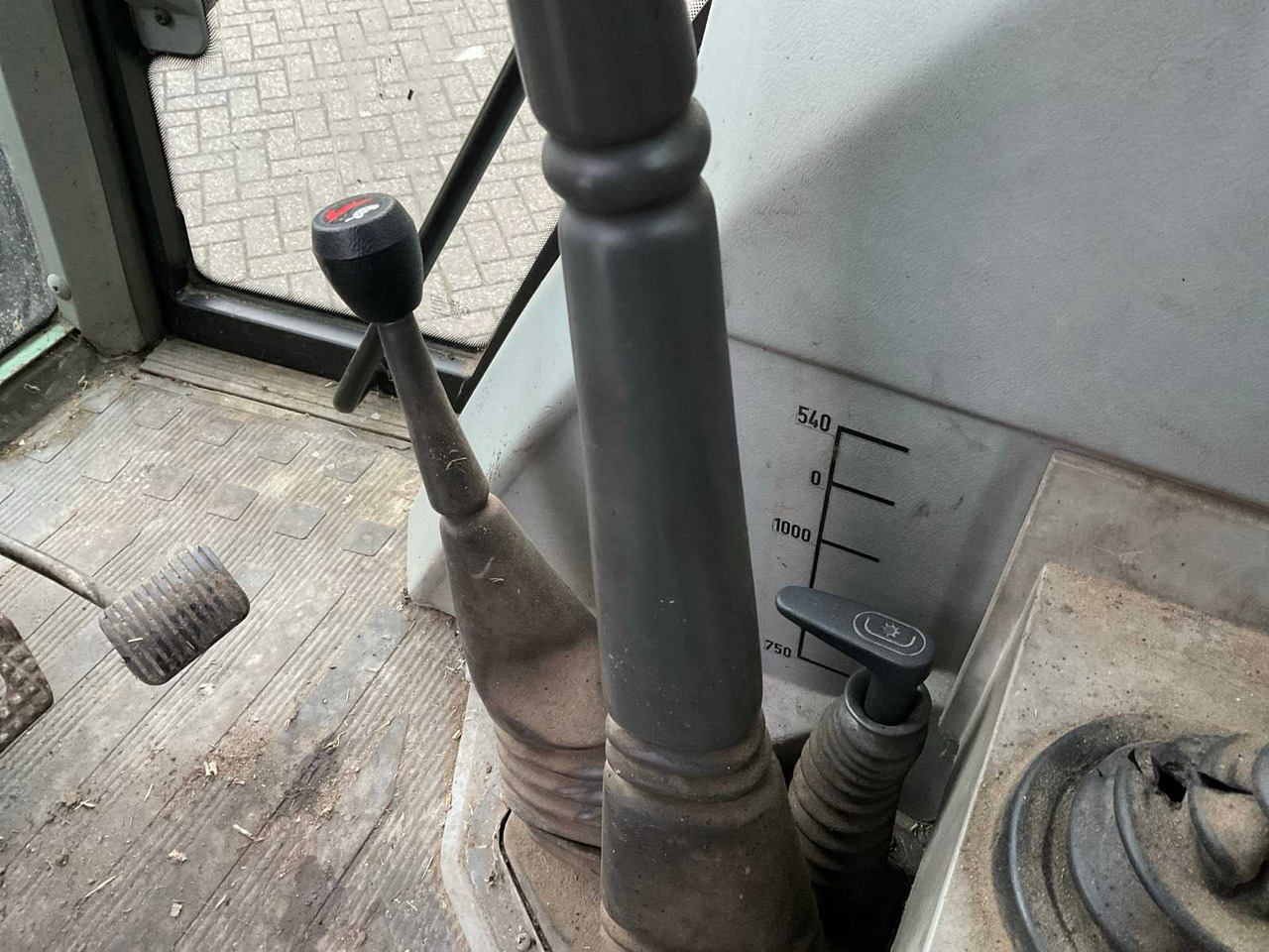 Tractor 1994 FENDT FARMER 312 TURBOMATIK ALL-WHEEL DRIVE FARM TRACTOR: foto 39 Tractor 1994 FENDT FARMER 312 TURBOMATIK ALL-WHEEL DRIVE FARM TRACTOR: foto 39