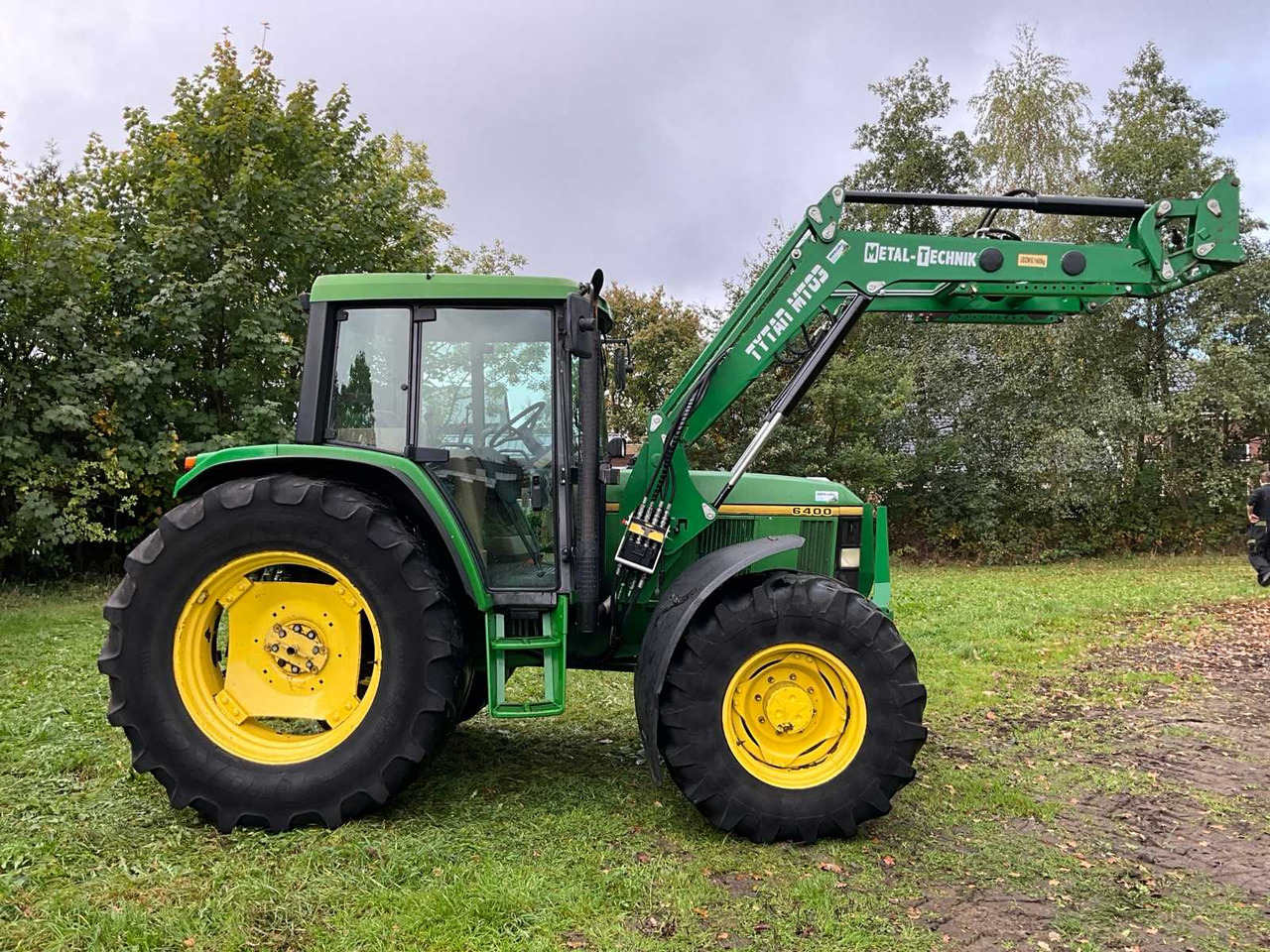 1996 JOHN DEERE 6400 FOUR-WHEEL DRIVE FARM TRACTOR WITH FRONT LOADER - Tractor: foto 5 1996 JOHN DEERE 6400 FOUR-WHEEL DRIVE FARM TRACTOR WITH FRONT LOADER - Tractor: foto 5
