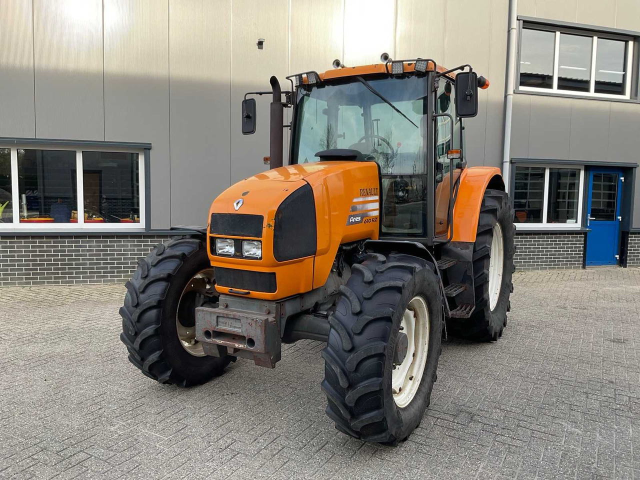 1999 RENAULT ARES 610 RZ ALL-WHEEL DRIVE FARM TRACTOR - Tractor: foto 2 1999 RENAULT ARES 610 RZ ALL-WHEEL DRIVE FARM TRACTOR - Tractor: foto 2