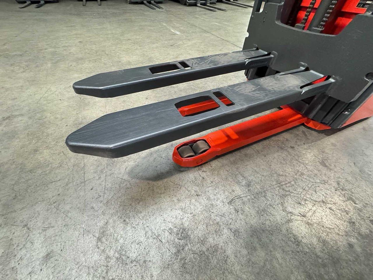 Carretilla elevadora 20/2017 SERVICE +UVV 09/2026 LINDE L14 1.400KG TRIPLEX 470CM PALLET TRUCK ANT 3.395 HOURS: foto 7