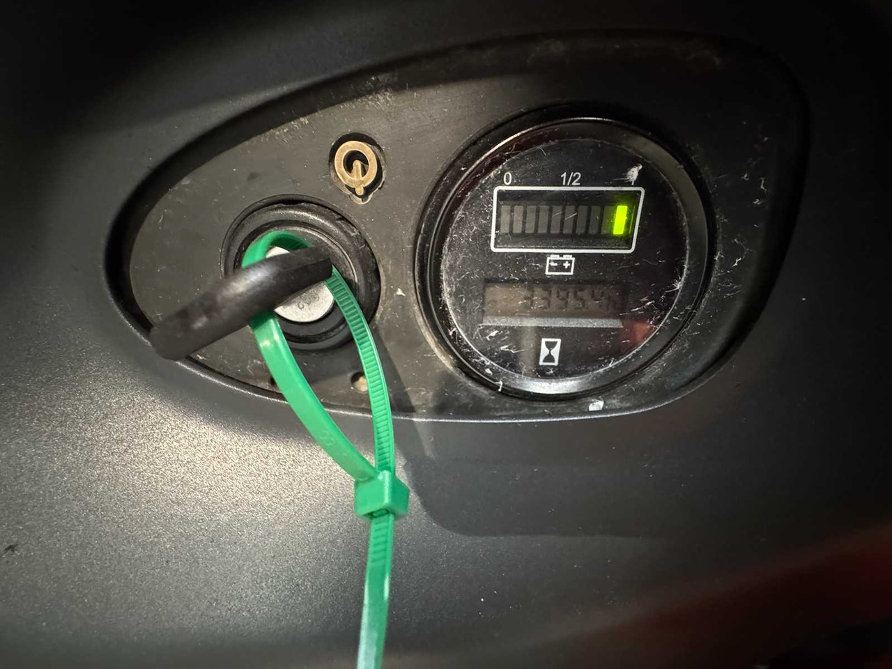 Carretilla elevadora 20/2017 SERVICE +UVV 09/2026 LINDE L14 1.400KG TRIPLEX 470CM PALLET TRUCK ANT 3.395 HOURS: foto 9