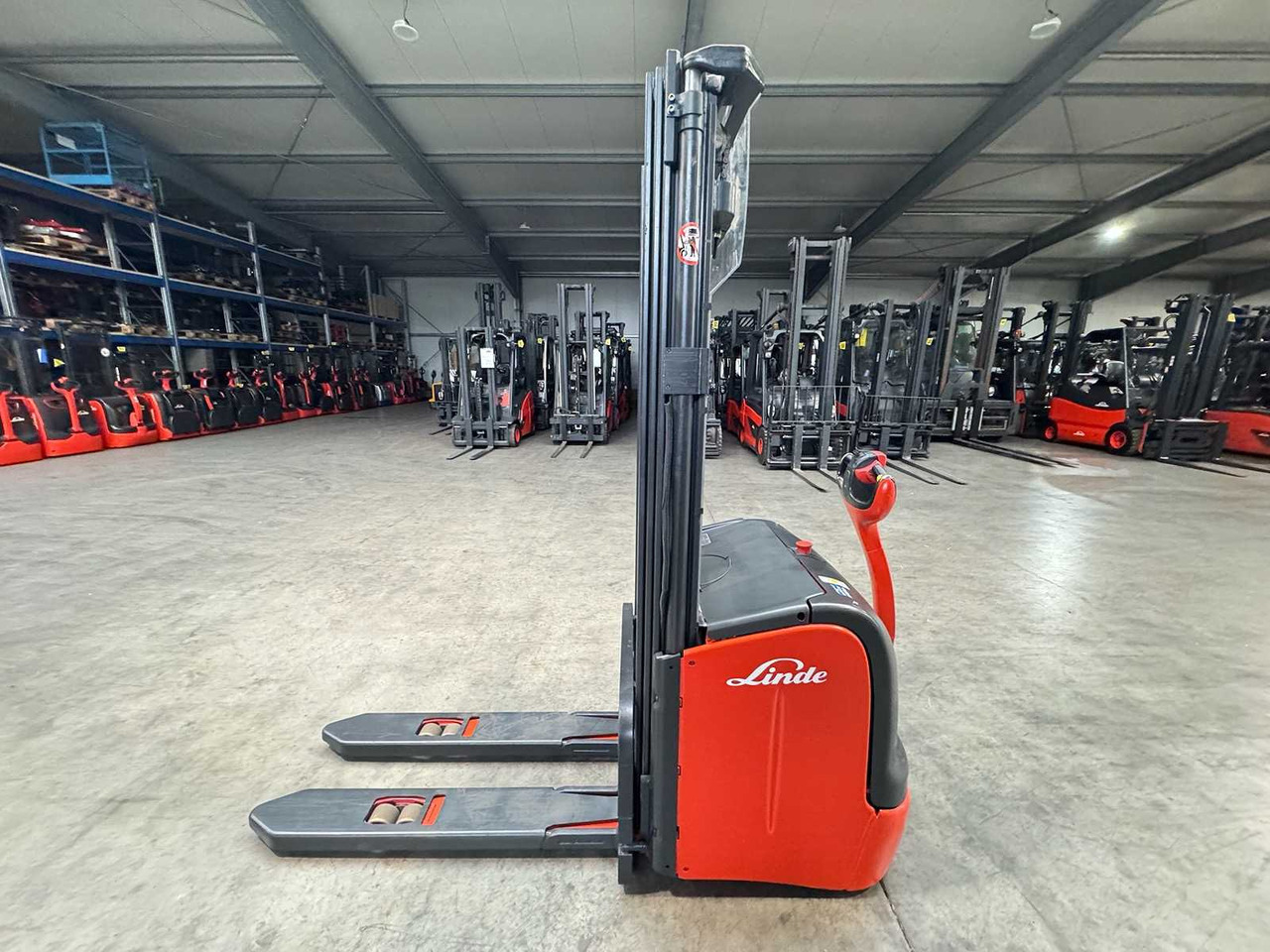20/2017 SERVICE +UVV 09/2026 LINDE L14 1.400KG TRIPLEX 470CM PALLET TRUCK ANT 3.395 HOURS - Carretilla elevadora: foto 1 20/2017 SERVICE +UVV 09/2026 LINDE L14 1.400KG TRIPLEX 470CM PALLET TRUCK ANT 3.395 HOURS - Carretilla elevadora: foto 1
