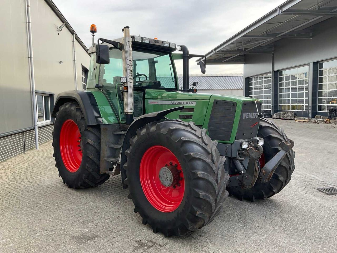 2000 FENDT FAVORIT 816 ALL-WHEEL DRIVE AGRICULTURAL TRACTOR - Tractor: foto 4 2000 FENDT FAVORIT 816 ALL-WHEEL DRIVE AGRICULTURAL TRACTOR - Tractor: foto 4