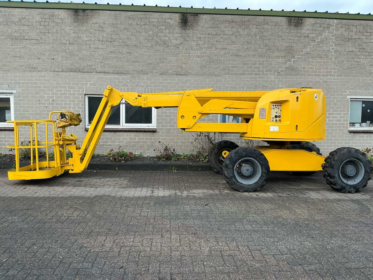 2000 HAULOTTE HA16PX AERIAL PLATFORM - Plataforma elevadora: foto 4 2000 HAULOTTE HA16PX AERIAL PLATFORM - Plataforma elevadora: foto 4