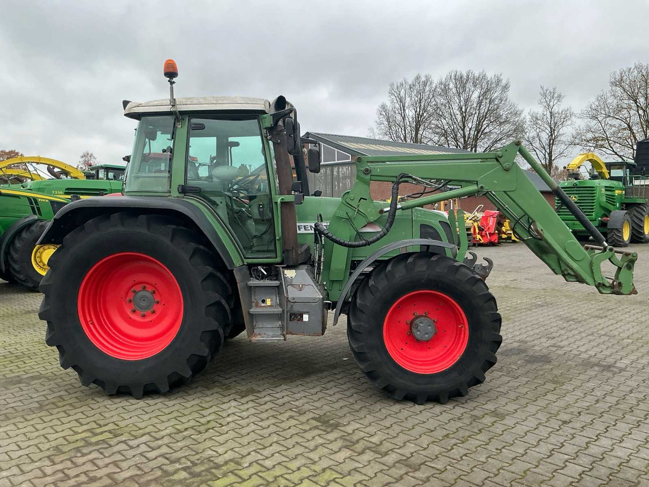 2001 FENDT 716 VARIO ALL-WHEEL DRIVE FARM TRACTOR - Tractor: foto 3 2001 FENDT 716 VARIO ALL-WHEEL DRIVE FARM TRACTOR - Tractor: foto 3