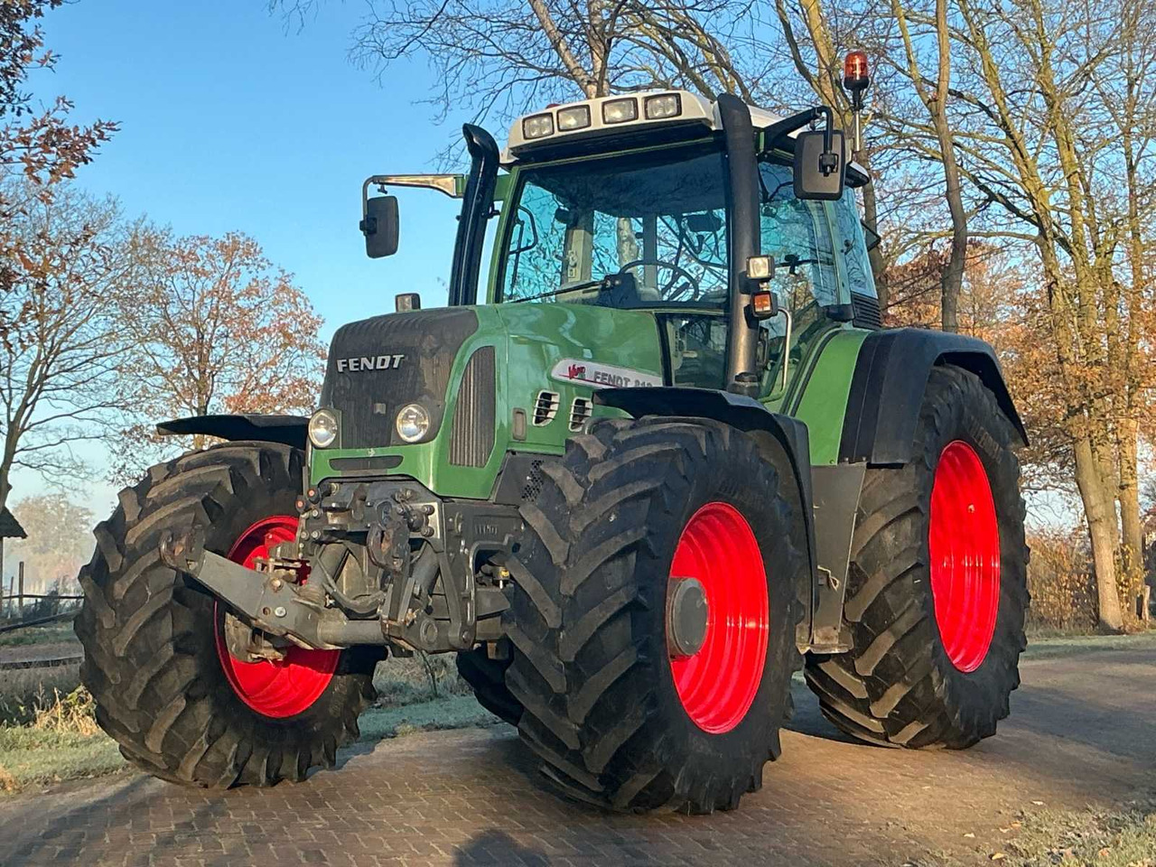 2004 FENDT 818 VARIO TMS ALL-WHEEL DRIVE FARM TRACTOR - Tractor: foto 4 2004 FENDT 818 VARIO TMS ALL-WHEEL DRIVE FARM TRACTOR - Tractor: foto 4