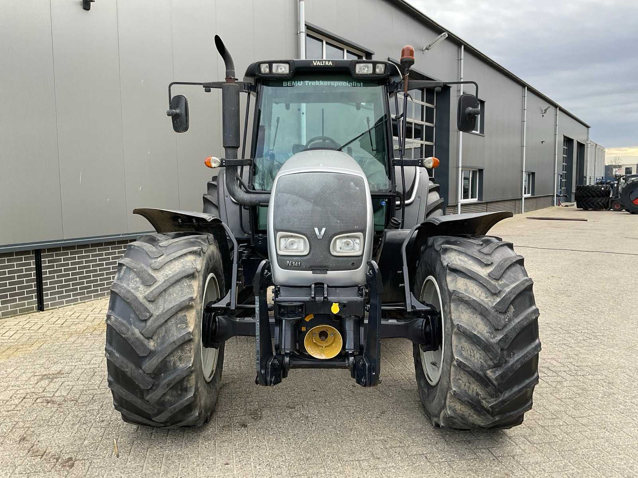 2006 VALTRA N141 HITECH ALL-WHEEL DRIVE FARM TRACTOR - Tractor: foto 3 2006 VALTRA N141 HITECH ALL-WHEEL DRIVE FARM TRACTOR - Tractor: foto 3