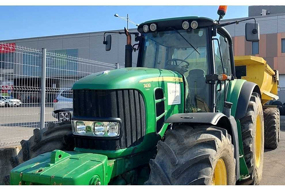 2009 -JOHN DEERE - 7430 MW2 CD44 - 4-WHEEL DRIVE TRACTOR - Tractor: foto 5 2009 -JOHN DEERE - 7430 MW2 CD44 - 4-WHEEL DRIVE TRACTOR - Tractor: foto 5