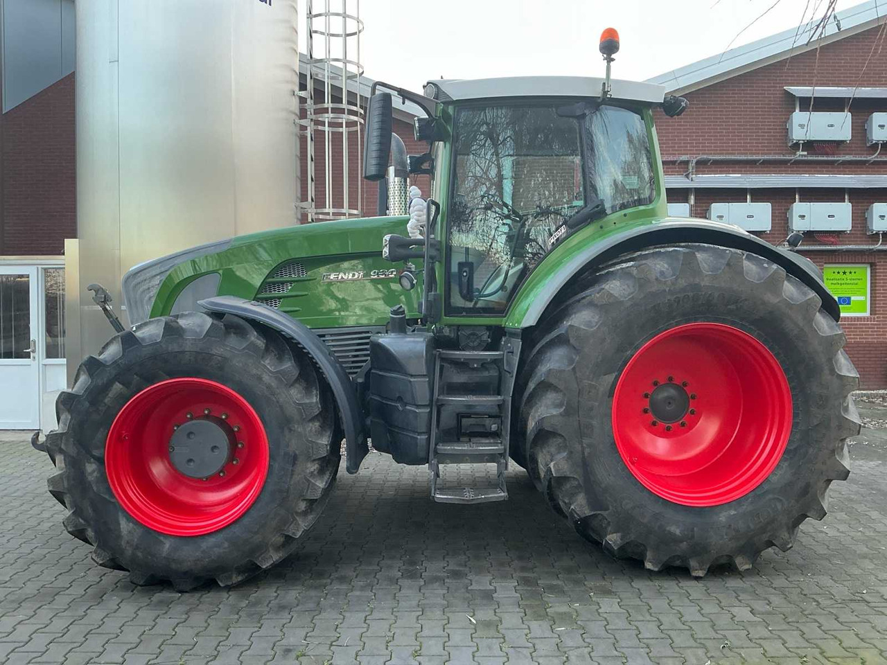 2010 FENDT 930 VARIO ALL-WHEEL DRIVE FARM TRACTOR - Tractor: foto 2 2010 FENDT 930 VARIO ALL-WHEEL DRIVE FARM TRACTOR - Tractor: foto 2