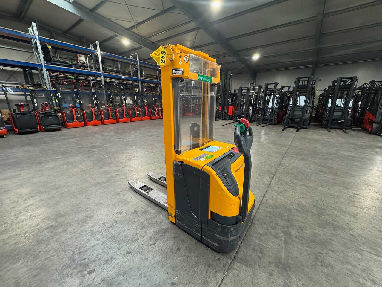 2012 SERVICE + UVV 09/2026 JUNGHEINRICH EJC220 2,000KG STACKER PALLET TRUCK ANT FREE LIFT 5,484 HOURS - Carretilla elevadora: foto 2 2012 SERVICE + UVV 09/2026 JUNGHEINRICH EJC220 2,000KG STACKER PALLET TRUCK ANT FREE LIFT 5,484 HOURS - Carretilla elevadora: foto 2