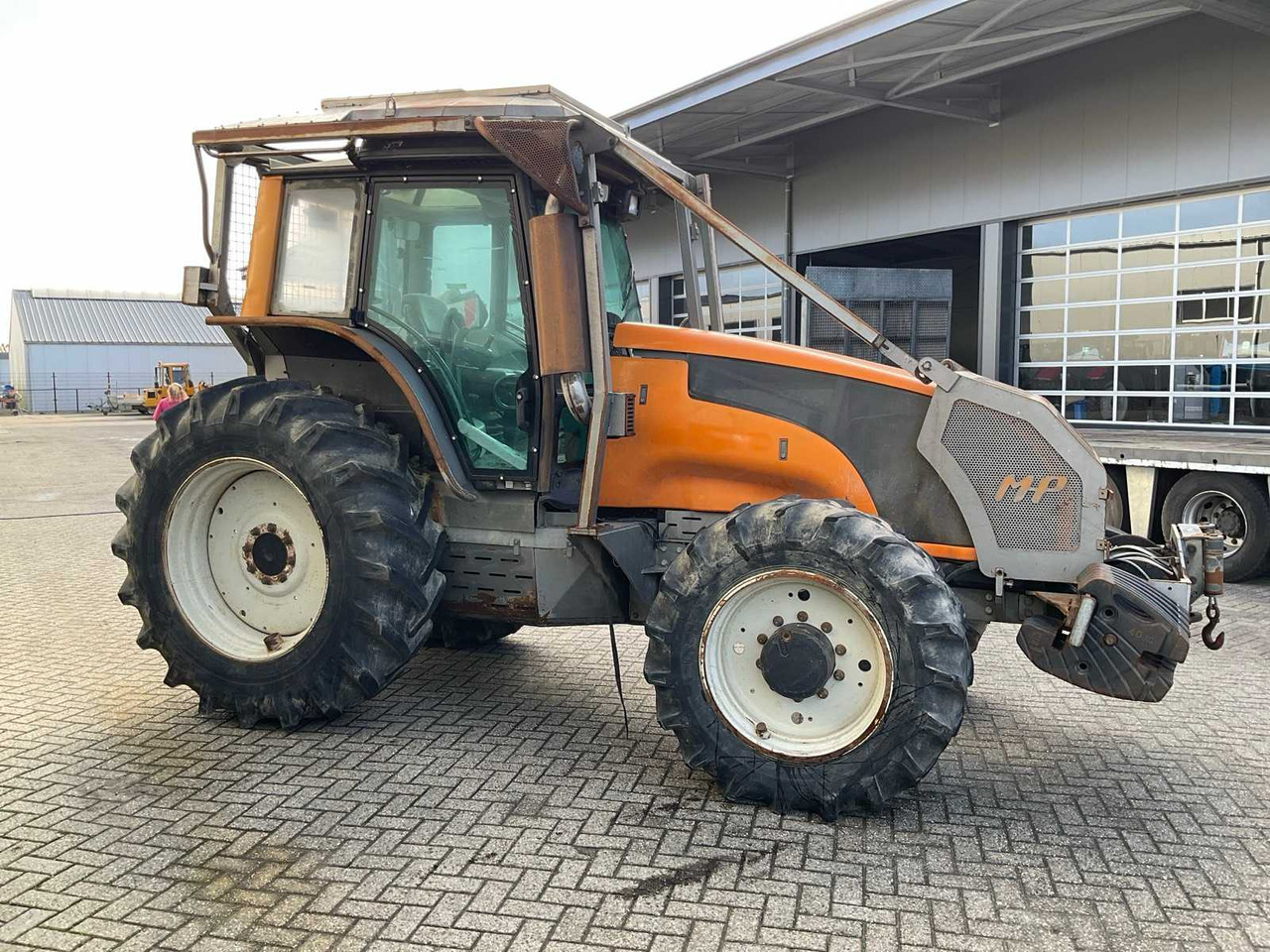 2012 VALTRA T121 HITECH ALL-WHEEL DRIVE FARM TRACTOR - Tractor: foto 5 2012 VALTRA T121 HITECH ALL-WHEEL DRIVE FARM TRACTOR - Tractor: foto 5