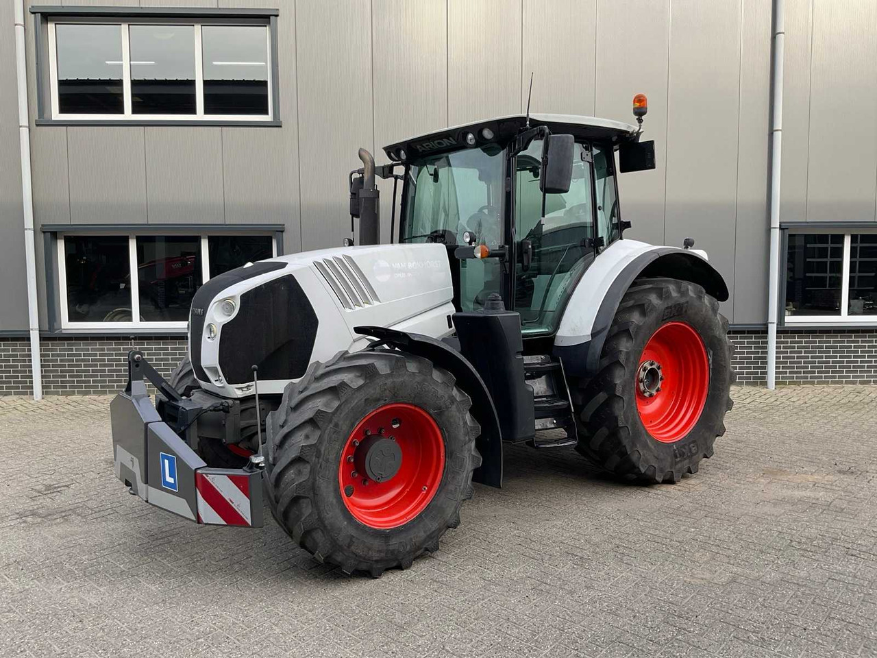 2013 CLAAS ARION 630 ALL-WHEEL DRIVE FARM TRACTOR - Tractor: foto 1 2013 CLAAS ARION 630 ALL-WHEEL DRIVE FARM TRACTOR - Tractor: foto 1