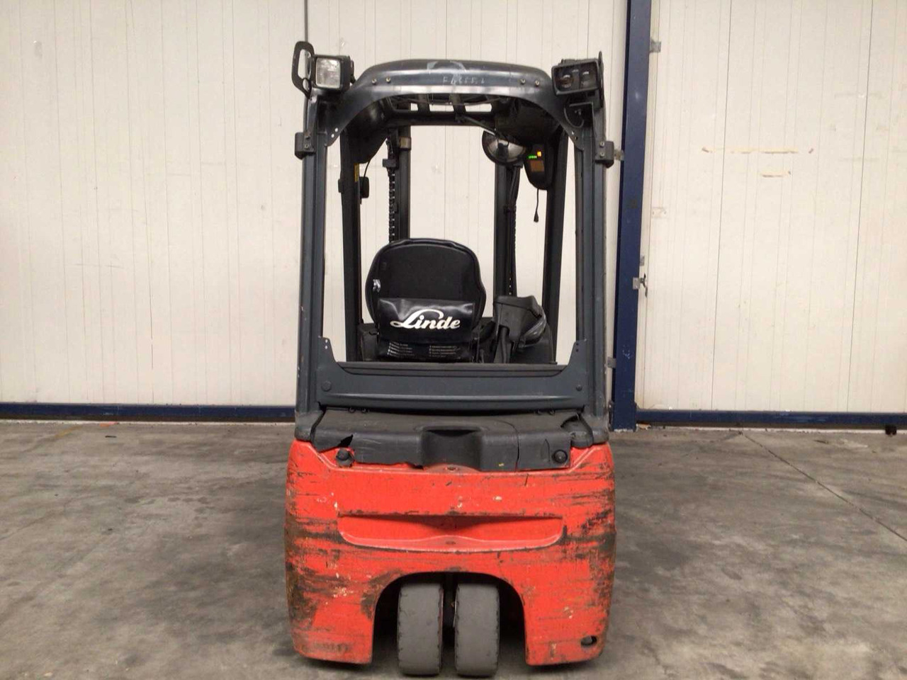 2014 LINDE E18 FORKLIFT - Carretilla elevadora: foto 5 2014 LINDE E18 FORKLIFT - Carretilla elevadora: foto 5