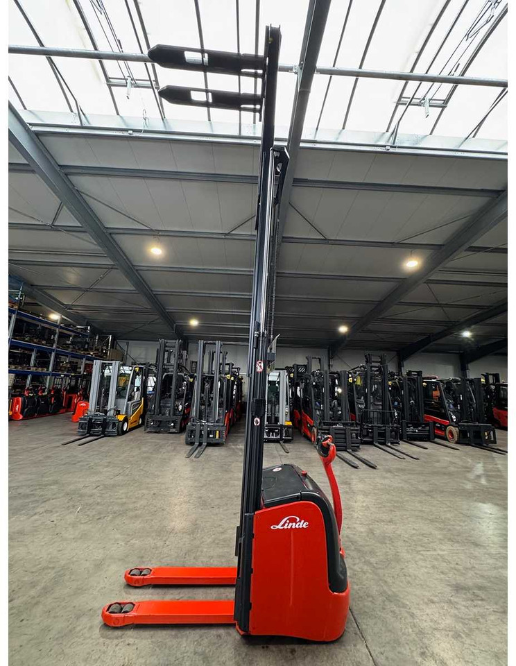 2014 SERVICE +UVV 09/2026 LINDE L14 1.400KG TRIPLEX 470CM PALLET TRUCK ANT 1.982 HOURS - Carretilla elevadora: foto 2 2014 SERVICE +UVV 09/2026 LINDE L14 1.400KG TRIPLEX 470CM PALLET TRUCK ANT 1.982 HOURS - Carretilla elevadora: foto 2