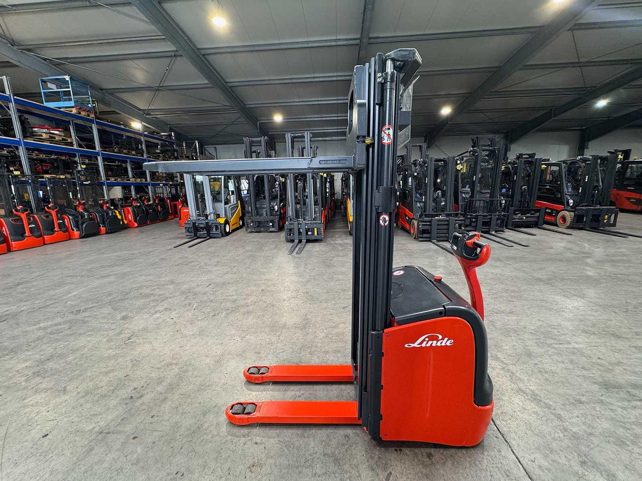 2014 SERVICE +UVV 09/2026 LINDE L14 1.400KG TRIPLEX 470CM PALLET TRUCK ANT 1.982 HOURS - Carretilla elevadora: foto 1 2014 SERVICE +UVV 09/2026 LINDE L14 1.400KG TRIPLEX 470CM PALLET TRUCK ANT 1.982 HOURS - Carretilla elevadora: foto 1