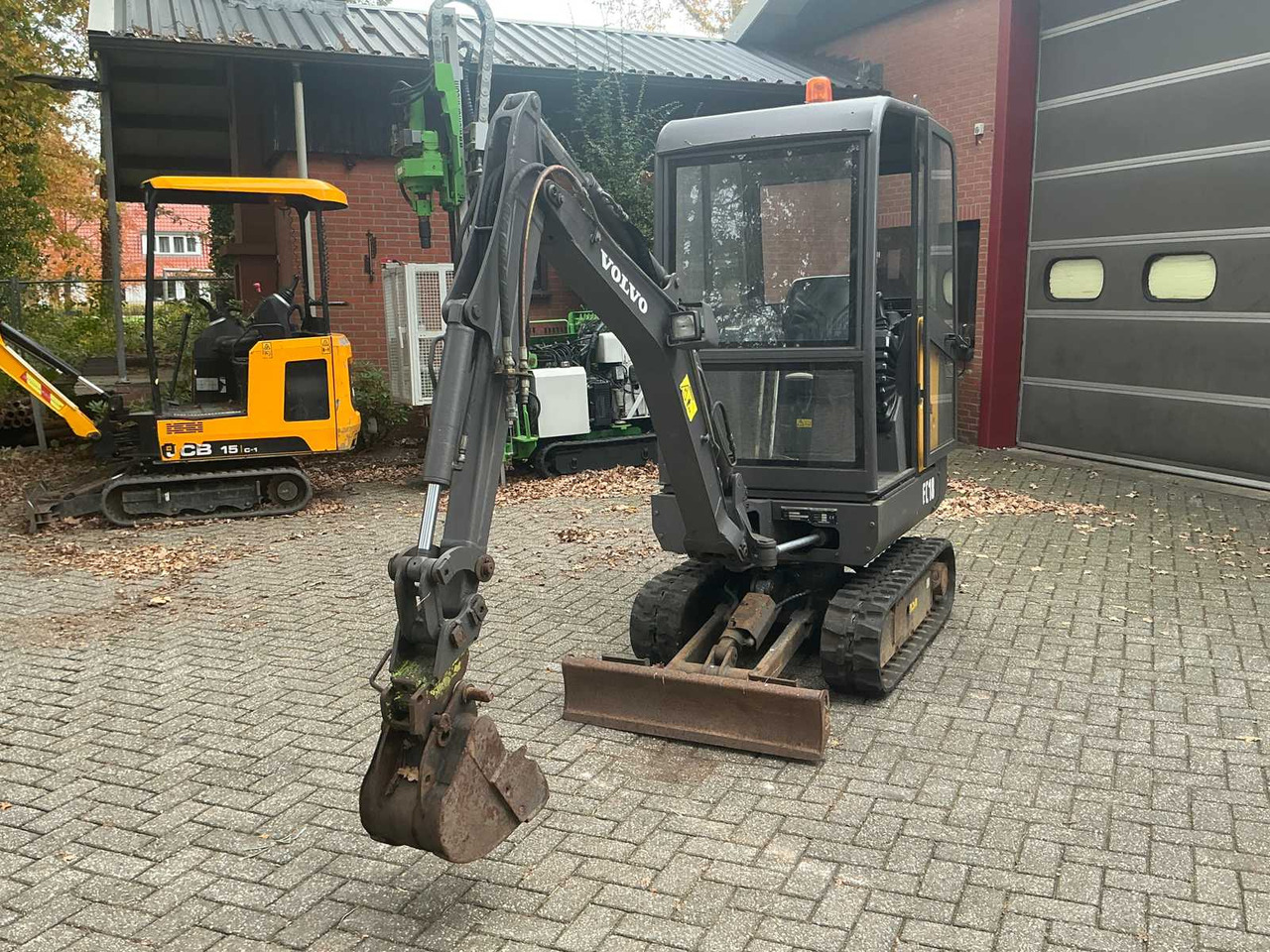 2015 VOLVO EC-18D MINI EXCAVATOR - Miniexcavadora: foto 2 2015 VOLVO EC-18D MINI EXCAVATOR - Miniexcavadora: foto 2