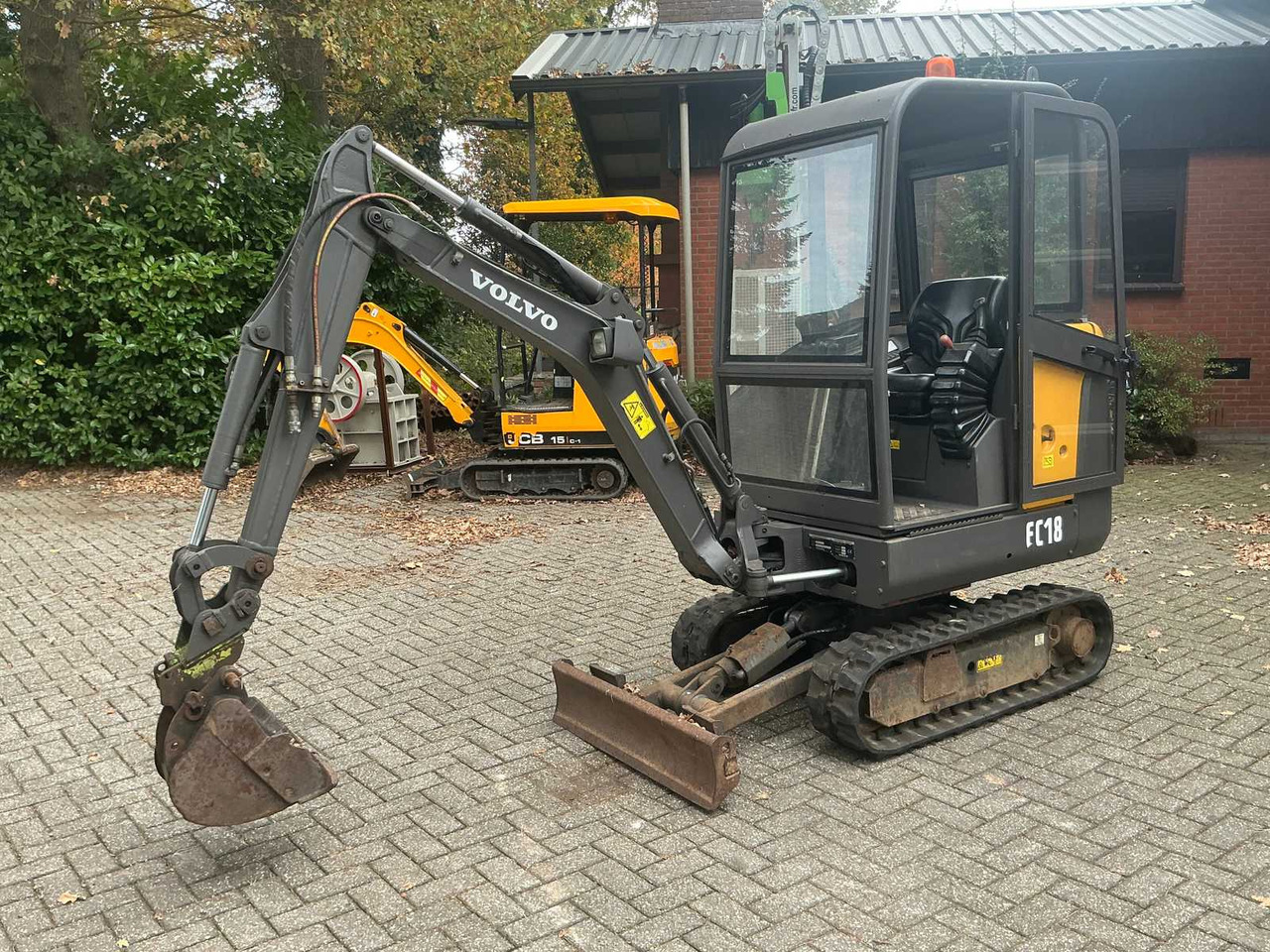 2015 VOLVO EC-18D MINI EXCAVATOR - Miniexcavadora: foto 1 2015 VOLVO EC-18D MINI EXCAVATOR - Miniexcavadora: foto 1