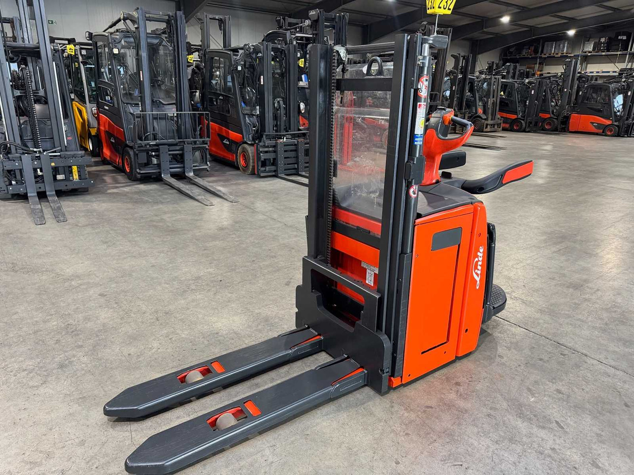 2016 SERVICE + UVV 10/2026 LINDE L14AP EVO 1.400KG SCALE PALLET TRUCK ANT 4.464 HOURS - Carretilla elevadora: foto 3 2016 SERVICE + UVV 10/2026 LINDE L14AP EVO 1.400KG SCALE PALLET TRUCK ANT 4.464 HOURS - Carretilla elevadora: foto 3