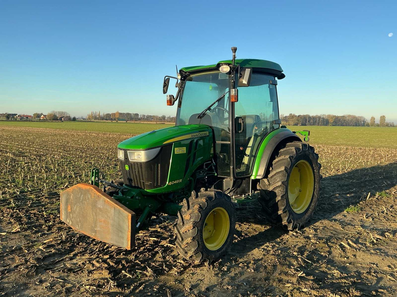 2017 JOHN DEERE 4049R FARM TRACTOR - Tractor: foto 1 2017 JOHN DEERE 4049R FARM TRACTOR - Tractor: foto 1
