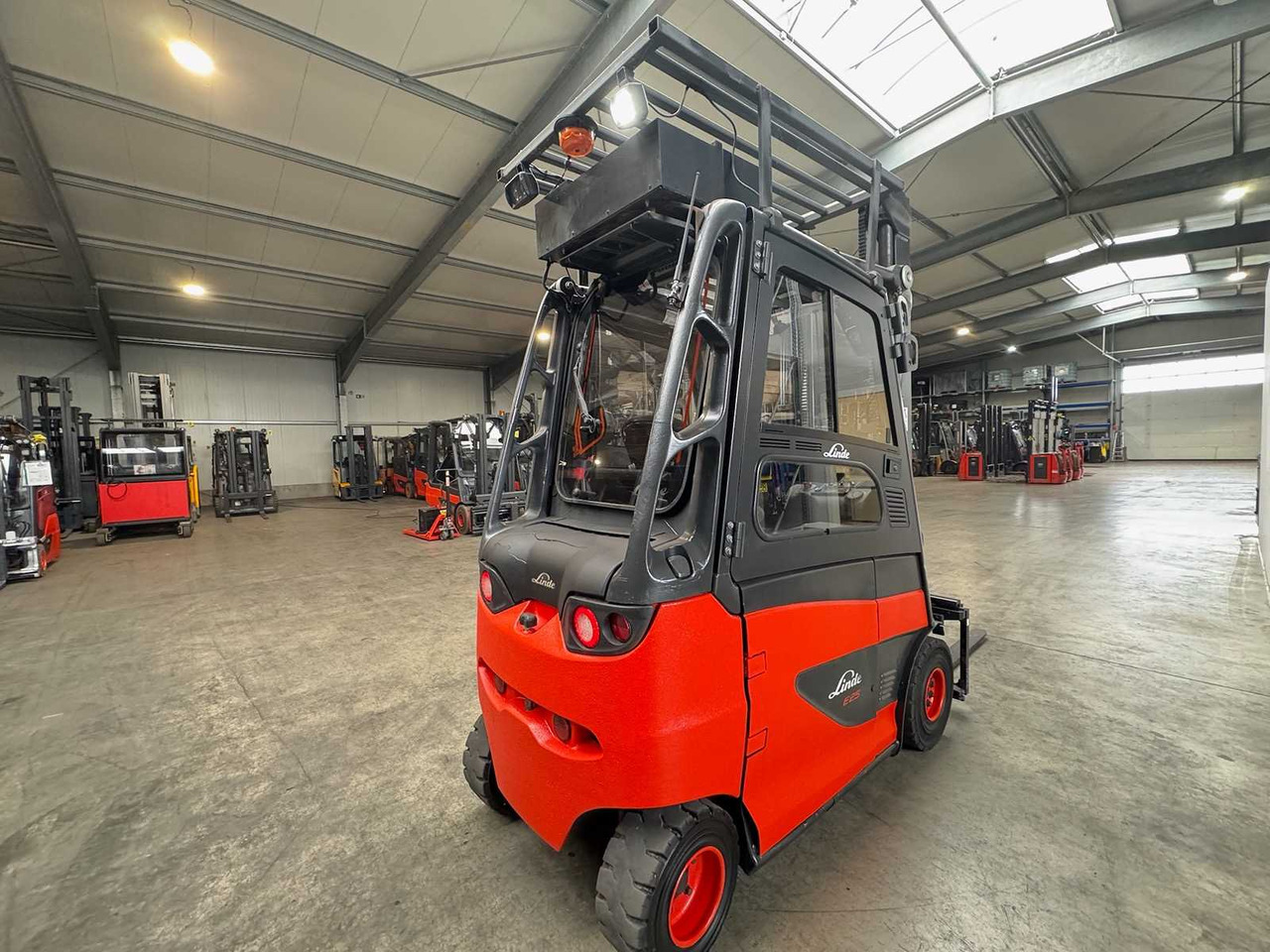 Carretilla elevadora 2018 SERVICE + UVV 08/2026 LINDE E25 EVO KLIMA 3.+4.: foto 9 Carretilla elevadora 2018 SERVICE + UVV 08/2026 LINDE E25 EVO KLIMA 3.+4.: foto 9