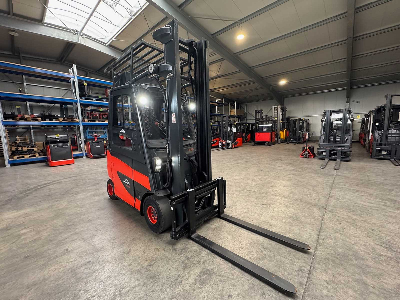 Carretilla elevadora 2018 SERVICE + UVV 08/2026 LINDE E25 EVO KLIMA 3.+4.: foto 7 Carretilla elevadora 2018 SERVICE + UVV 08/2026 LINDE E25 EVO KLIMA 3.+4.: foto 7