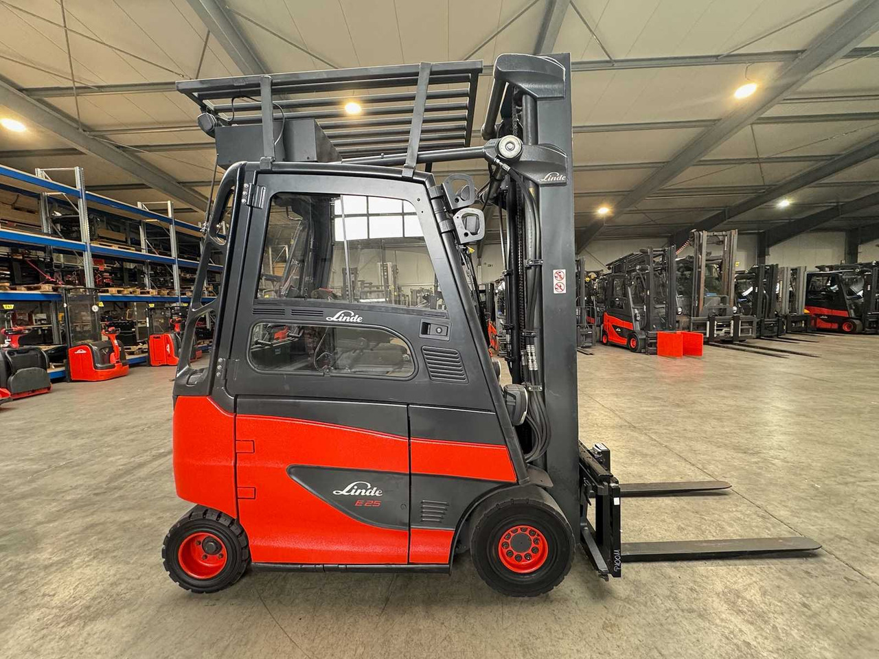 Carretilla elevadora 2018 SERVICE + UVV 08/2026 LINDE E25 EVO KLIMA 3.+4.: foto 8 Carretilla elevadora 2018 SERVICE + UVV 08/2026 LINDE E25 EVO KLIMA 3.+4.: foto 8