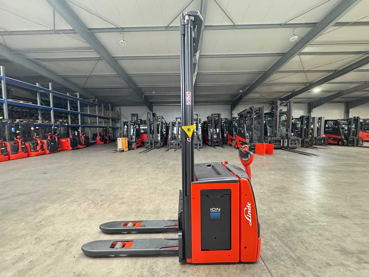 2018 SERVICE +UVV 09/2026 LINDE L14 LITHIUM LI-ION 1.400KG PALLET TRUCK ANT 2.300 HOURS - Carretilla elevadora: foto 2 2018 SERVICE +UVV 09/2026 LINDE L14 LITHIUM LI-ION 1.400KG PALLET TRUCK ANT 2.300 HOURS - Carretilla elevadora: foto 2