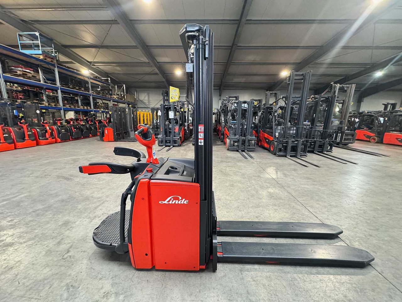 2018 SERVICE + UVV 10/2026 LINDE L14API TRIPLEX 470CM PALLET TRUCK PALLET TRUCK ANT SCALES INITIAL STROKE - Carretilla elevadora: foto 3 2018 SERVICE + UVV 10/2026 LINDE L14API TRIPLEX 470CM PALLET TRUCK PALLET TRUCK ANT SCALES INITIAL STROKE - Carretilla elevadora: foto 3