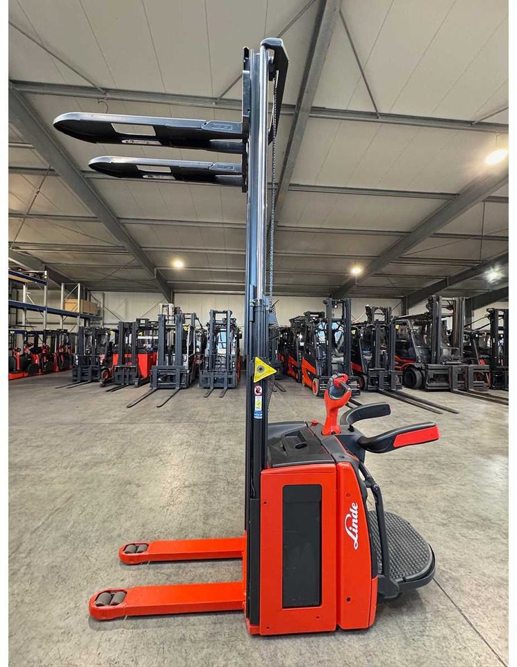 2020 SERVICE +UVV 09/2026 LINDE L14AP EVO 1.400KG PALLET TRUCK ANT 4.617 HOURS - Carretilla elevadora: foto 3 2020 SERVICE +UVV 09/2026 LINDE L14AP EVO 1.400KG PALLET TRUCK ANT 4.617 HOURS - Carretilla elevadora: foto 3