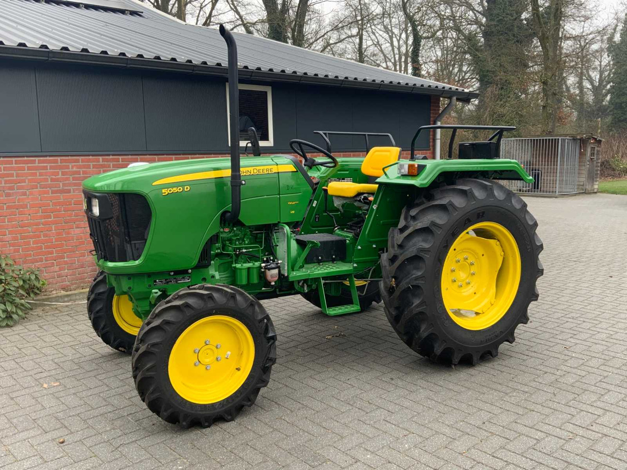2022 JOHN DEERE 5050D ALL-WHEEL DRIVE FARM TRACTOR "UNUSED" - Tractor: foto 4 2022 JOHN DEERE 5050D ALL-WHEEL DRIVE FARM TRACTOR "UNUSED" - Tractor: foto 4