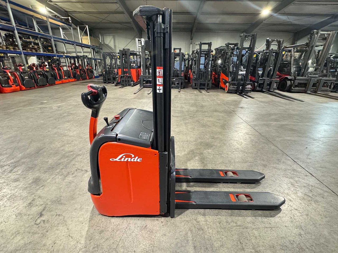 BATTERY 2020 LINDE L14 1.400KG PALLET TRUCK STACKER ANT STACKER - Carretilla elevadora: foto 4 BATTERY 2020 LINDE L14 1.400KG PALLET TRUCK STACKER ANT STACKER - Carretilla elevadora: foto 4