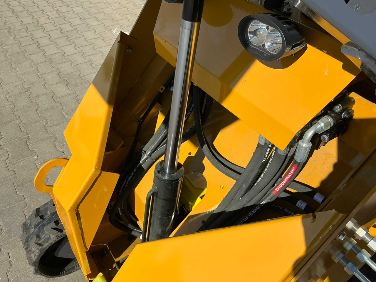 Minicargadora de cadenas BISON TEK BT360 MINI LOADER / TRACK SKID STEER LOADER: foto 26