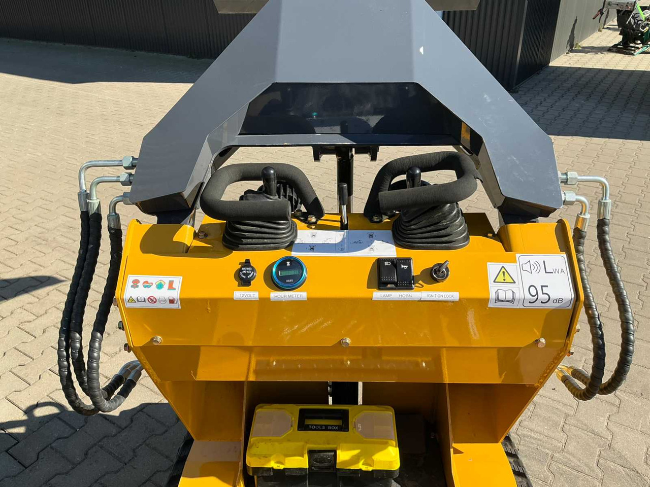 Minicargadora de cadenas BISON TEK BT360 MINI LOADER / TRACK SKID STEER LOADER: foto 15