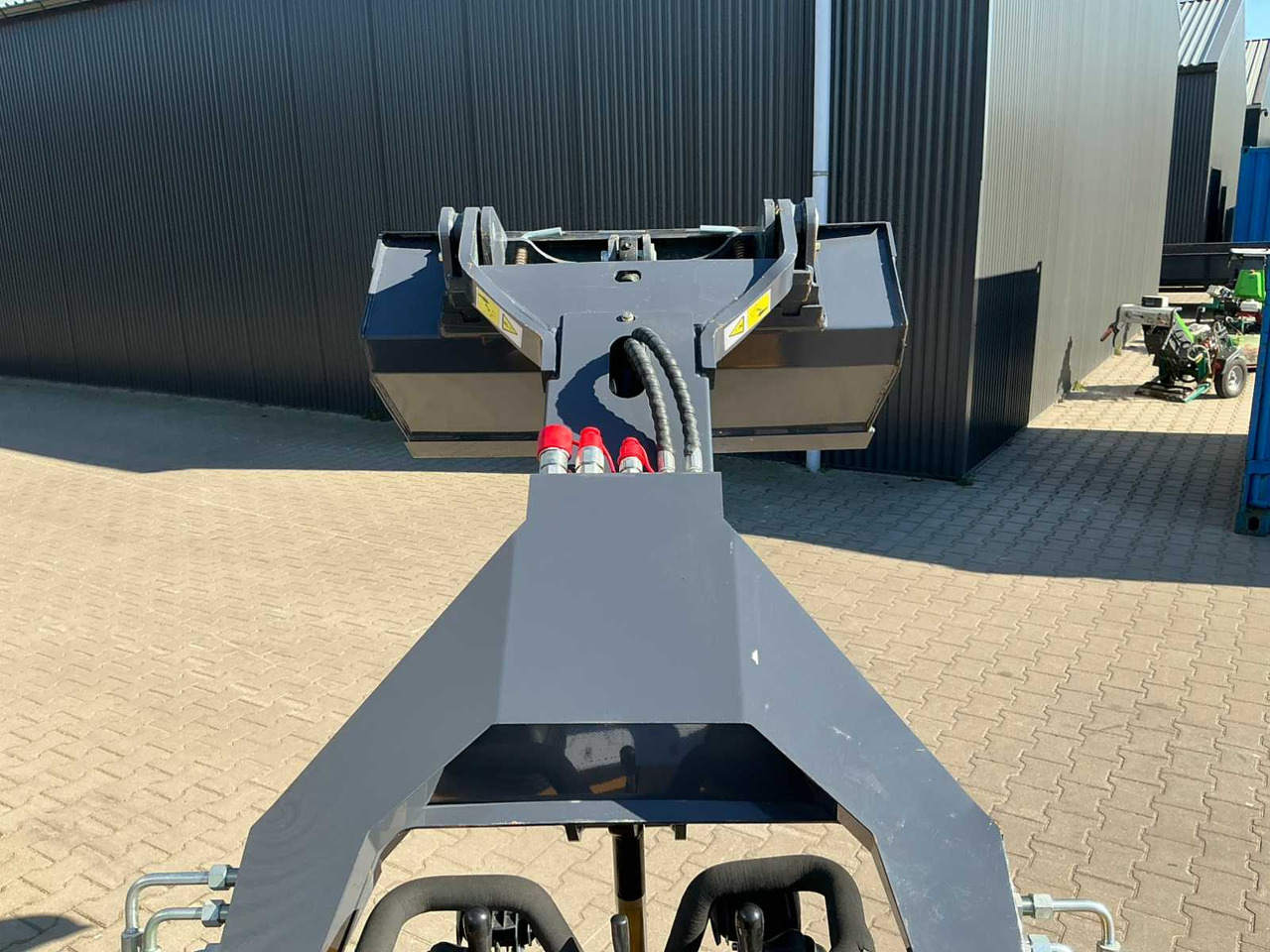 Minicargadora de cadenas BISON TEK BT360 MINI LOADER / TRACK SKID STEER LOADER: foto 22