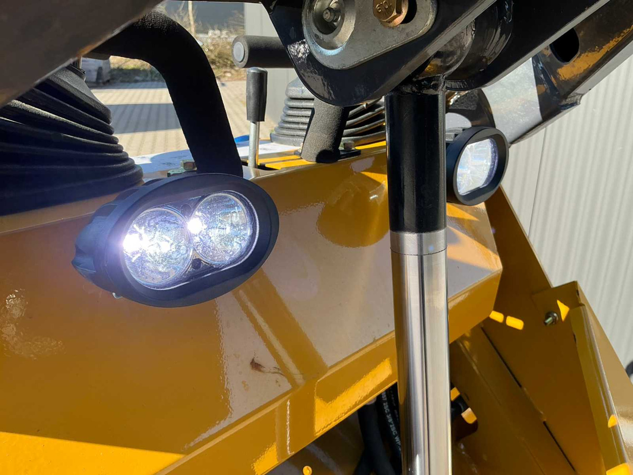 Minicargadora de cadenas BISON TEK BT360 MINI LOADER / TRACK SKID STEER LOADER: foto 23