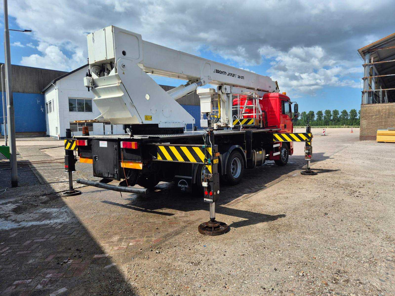 Bronto skylift 28m-2ti hylift - Plataforma elevadora: foto 3 Bronto skylift 28m-2ti hylift - Plataforma elevadora: foto 3