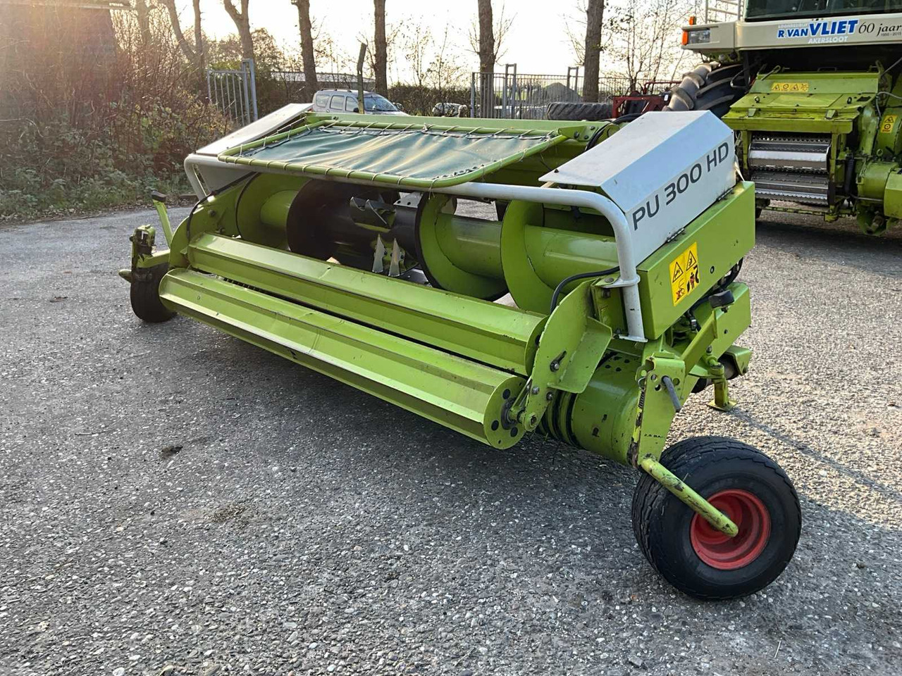 CLAAS PU 300 HD GRAS PICKUP - Cosechadora de forraje: foto 3 CLAAS PU 300 HD GRAS PICKUP - Cosechadora de forraje: foto 3