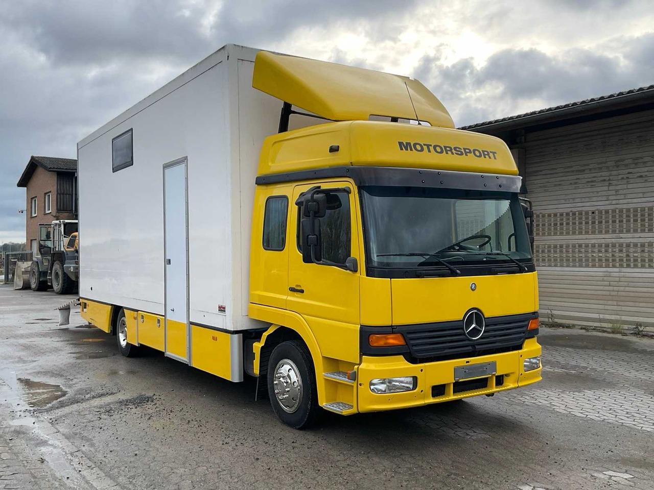 MERCEDES-BENZ - ATEGO 1328 - RACING TRANSPORTER WITH BOX BODY, ROADWORTHY, INSPECTION DESIRED - Camión: foto 4 MERCEDES-BENZ - ATEGO 1328 - RACING TRANSPORTER WITH BOX BODY, ROADWORTHY, INSPECTION DESIRED - Camión: foto 4