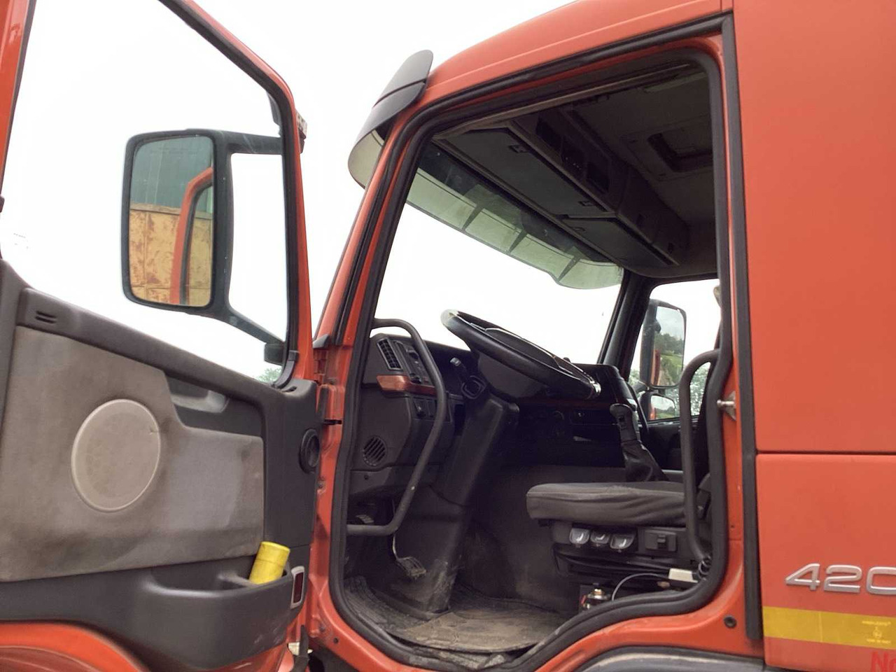 Camión VOLVO - FM12.460 - TRUCK WITH TRAILER - 2002: foto 6 Camión VOLVO - FM12.460 - TRUCK WITH TRAILER - 2002: foto 6