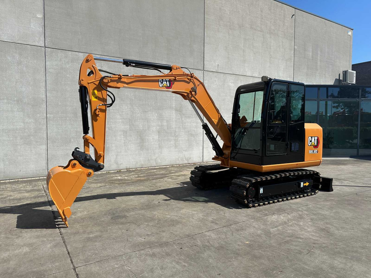 Caterpillar 305.5E2 - Excavadora de cadenas: foto 1 Caterpillar 305.5E2 - Excavadora de cadenas: foto 1