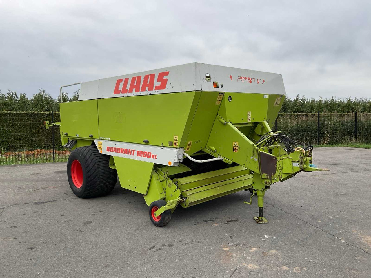 Claas Quadrant 1200 RC - Empacadora de pacas cuadradas: foto 1 Claas Quadrant 1200 RC - Empacadora de pacas cuadradas: foto 1