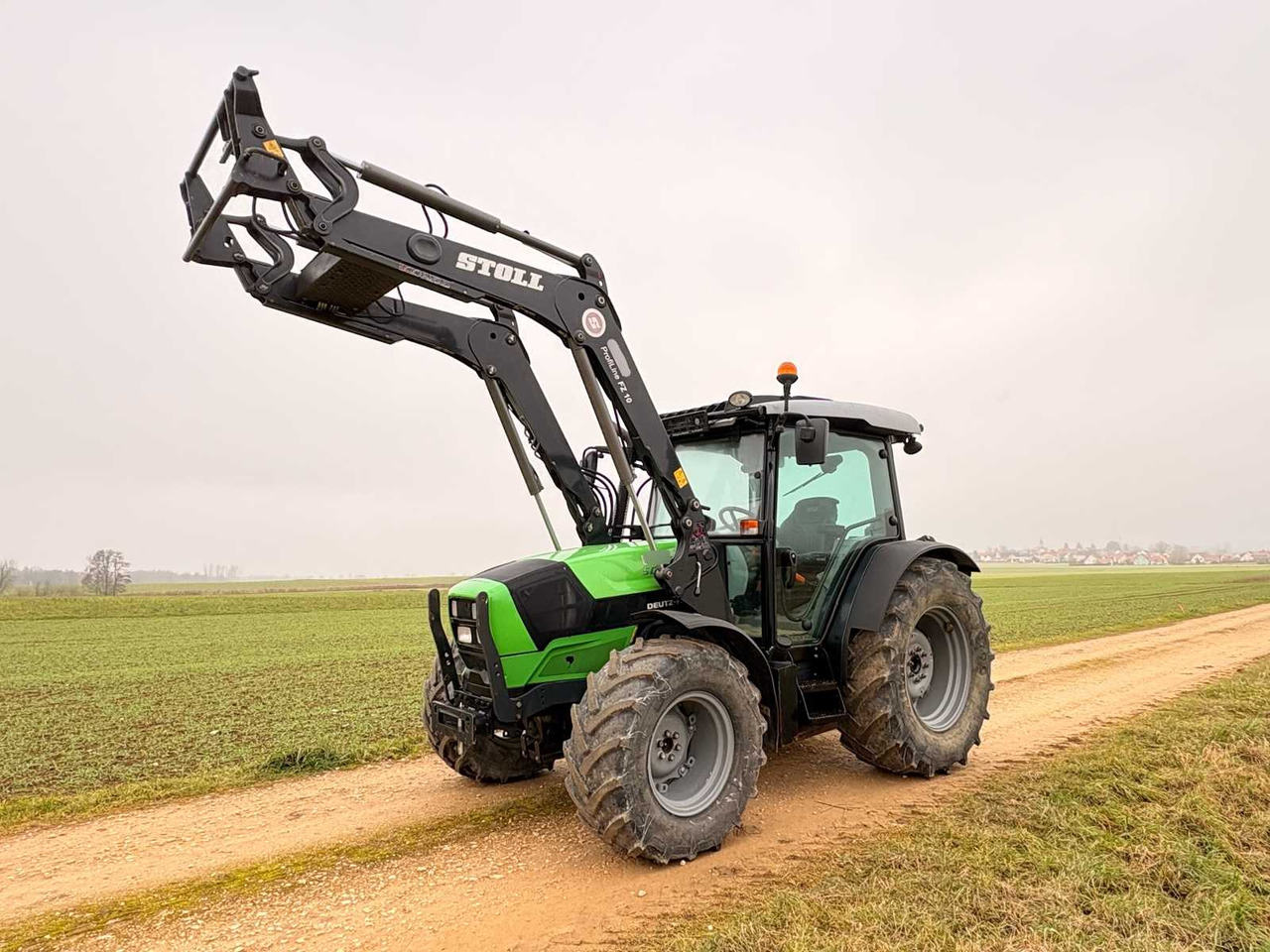 DEUTZ FAHR 5090.4 D GS - COMPACT ALL-WHEEL DRIVE TRACTOR WITH UNDERBODY PROTECTION (2018) - Tractor: foto 1 DEUTZ FAHR 5090.4 D GS - COMPACT ALL-WHEEL DRIVE TRACTOR WITH UNDERBODY PROTECTION (2018) - Tractor: foto 1