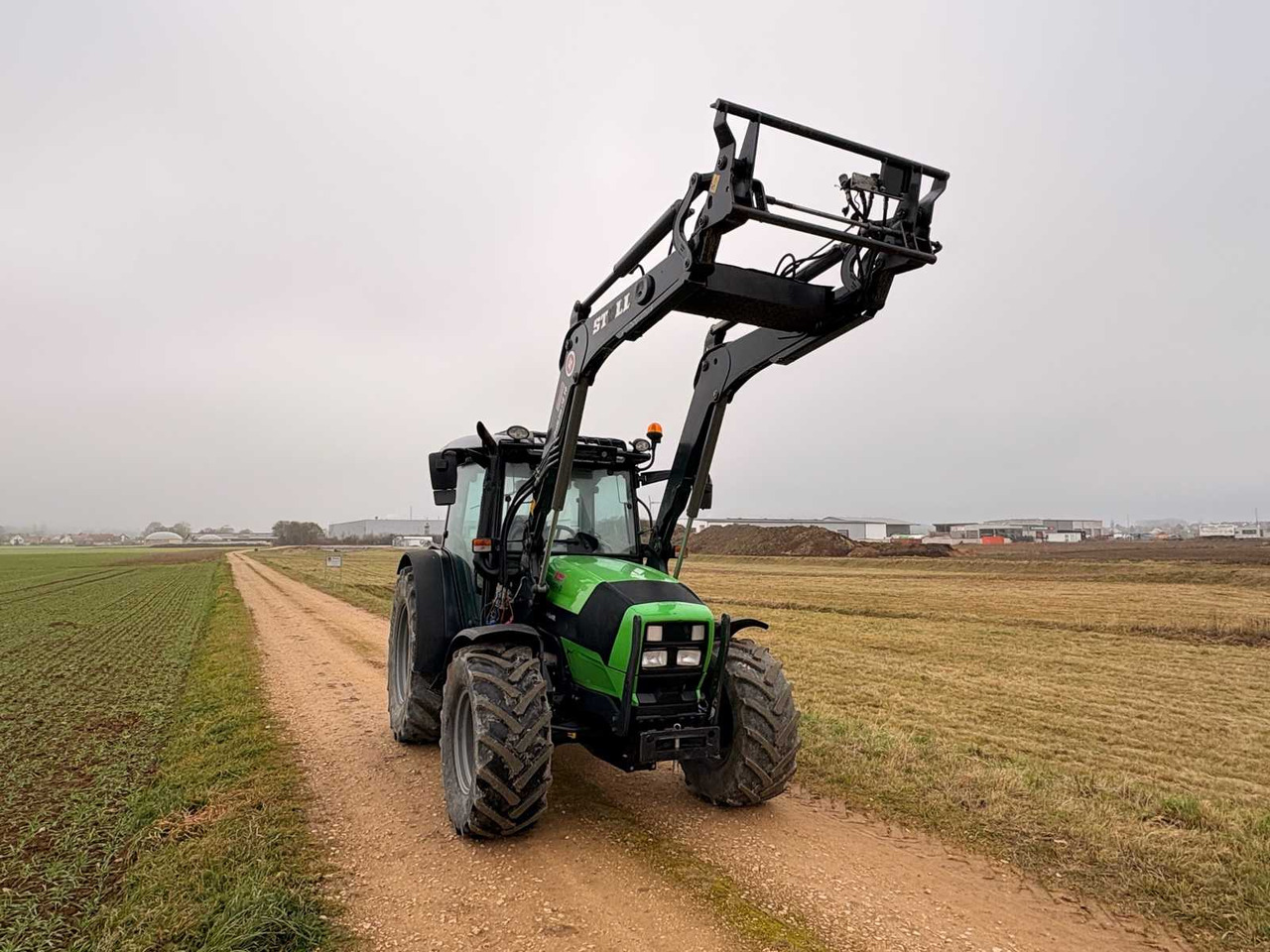 DEUTZ FAHR 5090.4 D GS - COMPACT ALL-WHEEL DRIVE TRACTOR WITH UNDERBODY PROTECTION (2018) - Tractor: foto 3 DEUTZ FAHR 5090.4 D GS - COMPACT ALL-WHEEL DRIVE TRACTOR WITH UNDERBODY PROTECTION (2018) - Tractor: foto 3
