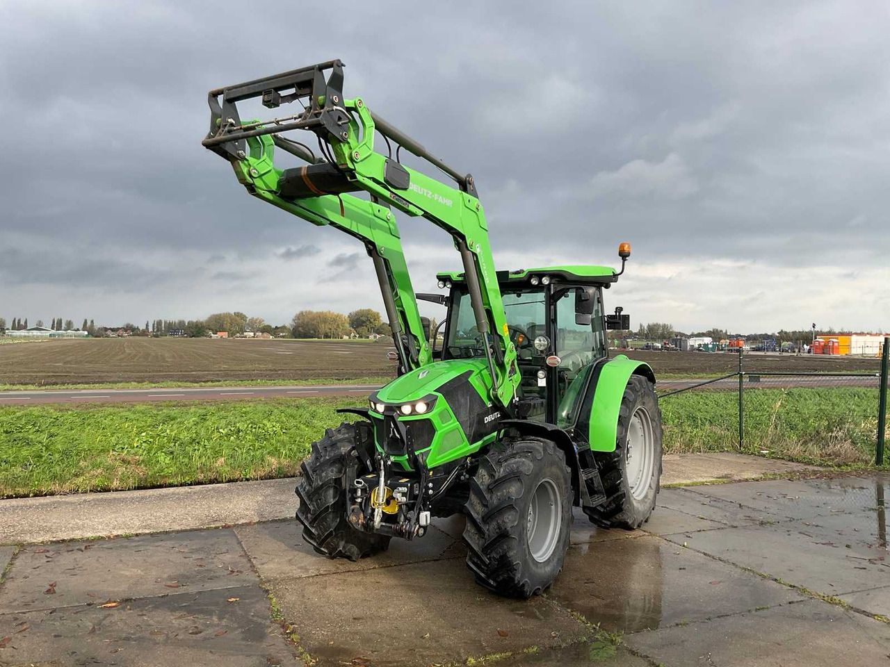 Deutz-Fahr 2024 DEUTZ-FAHR 6135C RV SHIFT FOUR WHEEL DRIVE FARM TRACTOR - Tractor: foto 2 Deutz-Fahr 2024 DEUTZ-FAHR 6135C RV SHIFT FOUR WHEEL DRIVE FARM TRACTOR - Tractor: foto 2