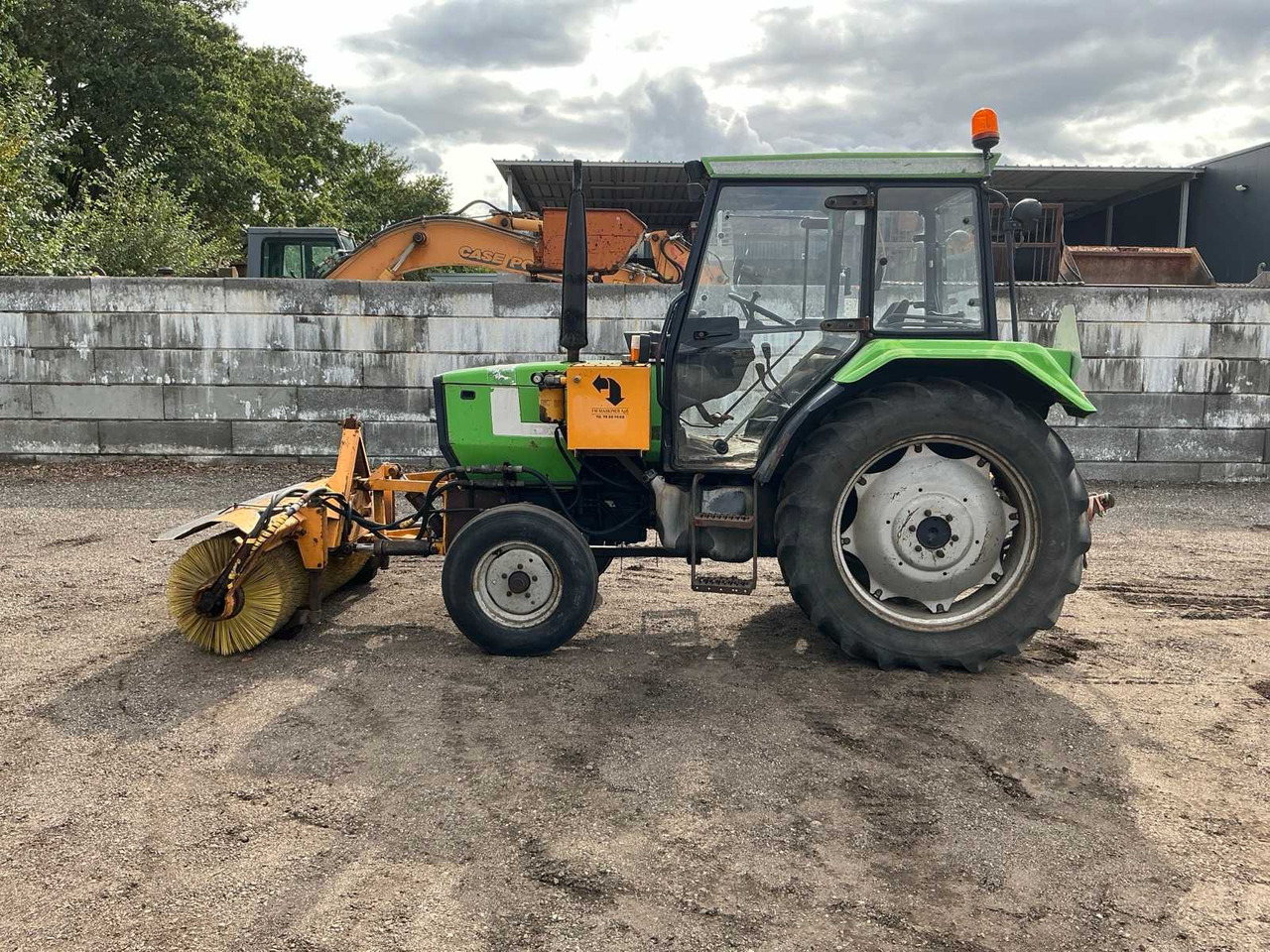 Deutz-Fahr DX3.30 - Tractor: foto 2 Deutz-Fahr DX3.30 - Tractor: foto 2