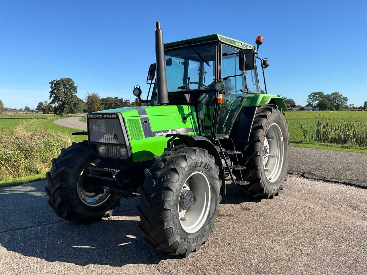Deutz-Fahrenheit AgroPrima 4.31 - Tractor: foto 1 Deutz-Fahrenheit AgroPrima 4.31 - Tractor: foto 1