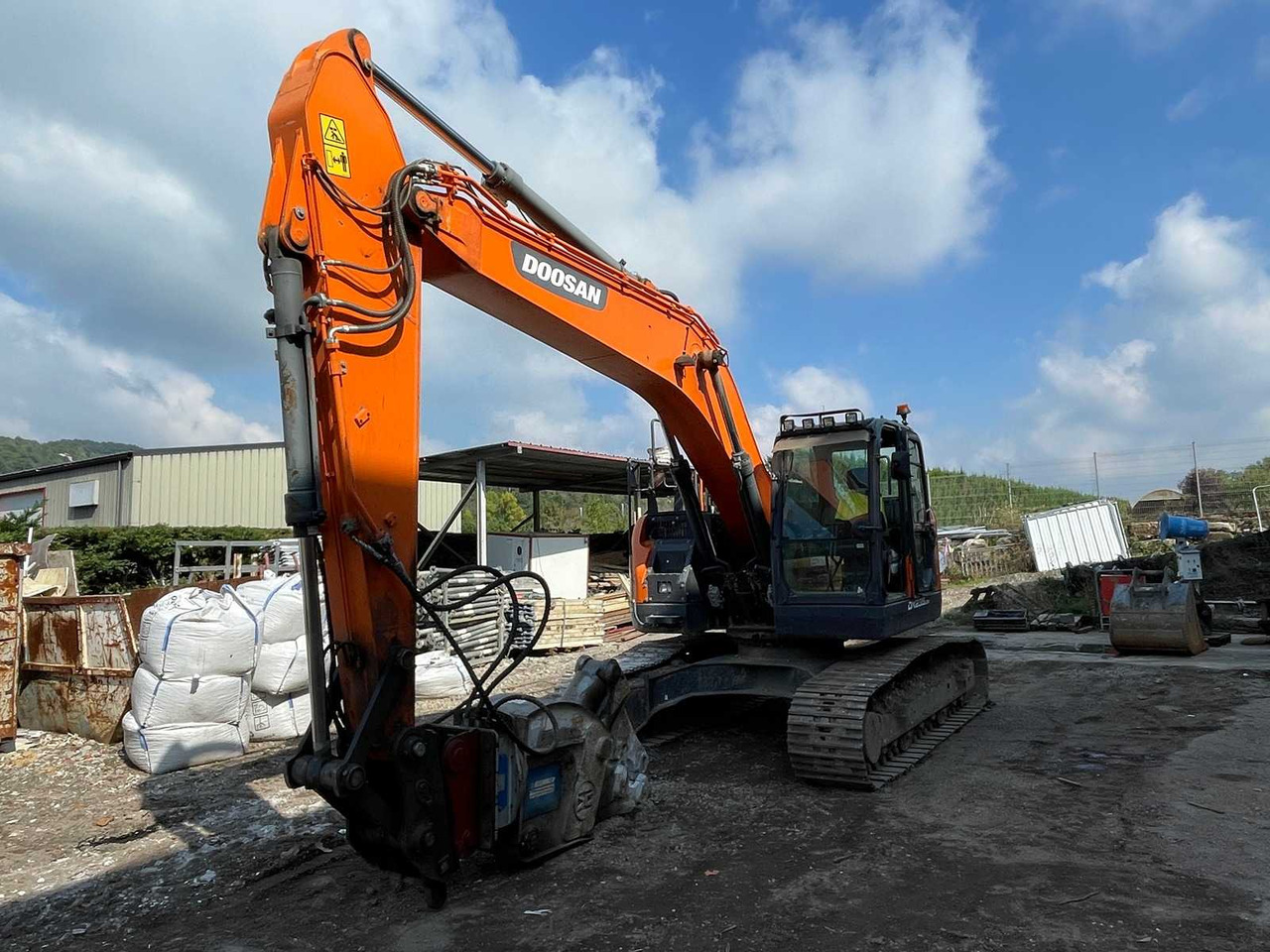Doosan DX235LCR - Excavadora de cadenas: foto 1 Doosan DX235LCR - Excavadora de cadenas: foto 1