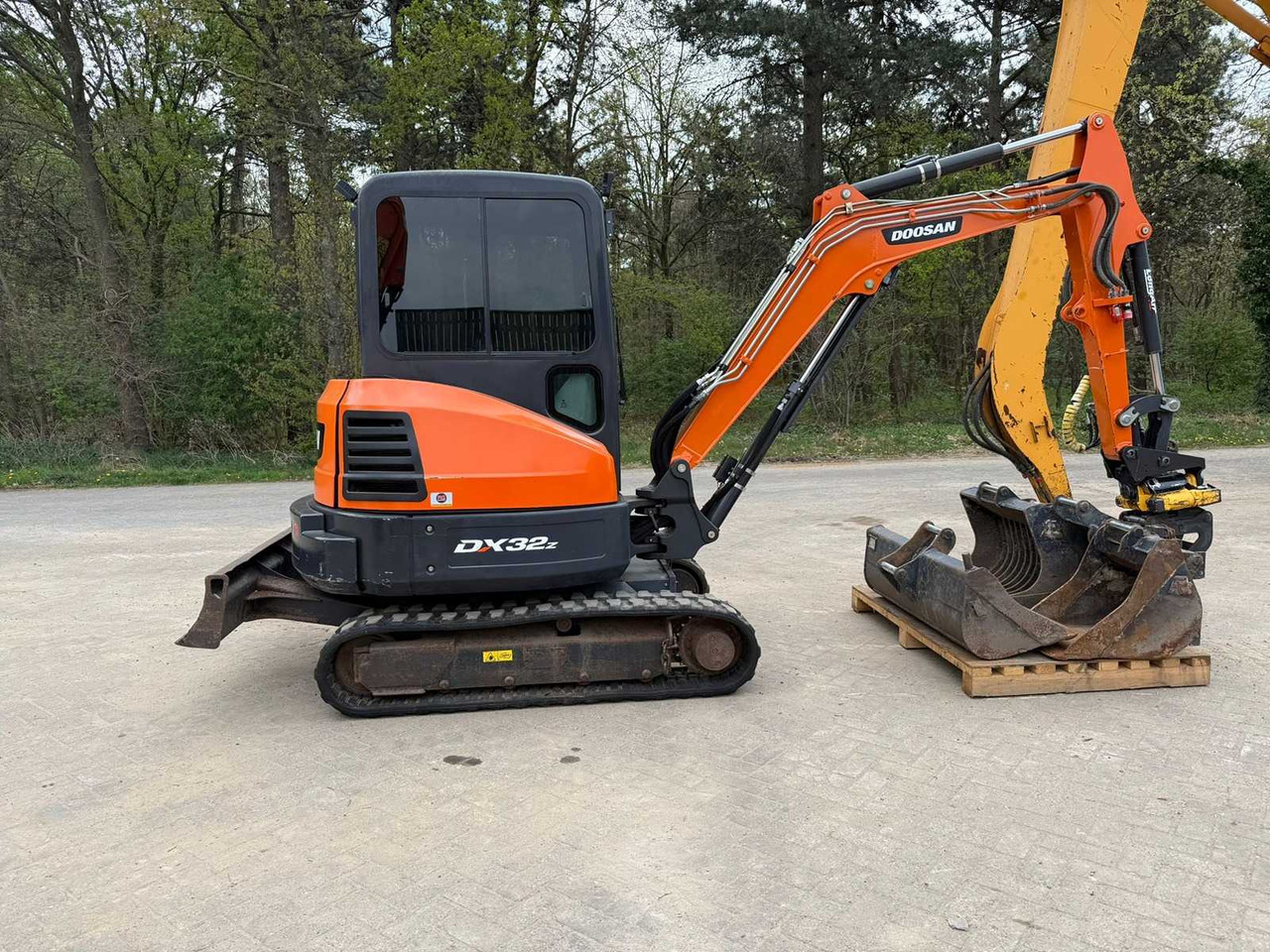 Doosan DX32Z - Excavadora de cadenas: foto 2 Doosan DX32Z - Excavadora de cadenas: foto 2
